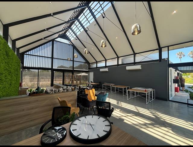 93M² BUSINESS TO LET IN PAARDEVLEI